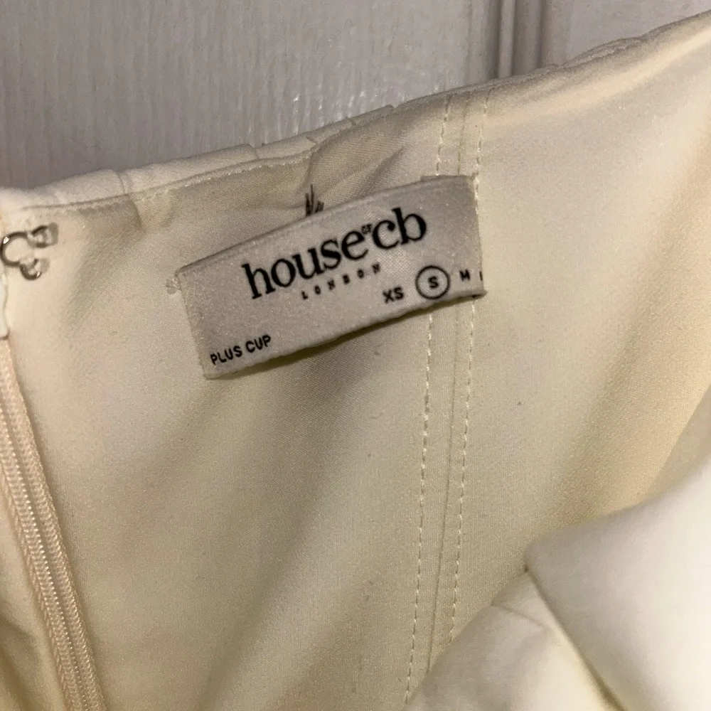 House of CB — Amorata Cream Strapless Pleated Dress - Picture 5 of 8